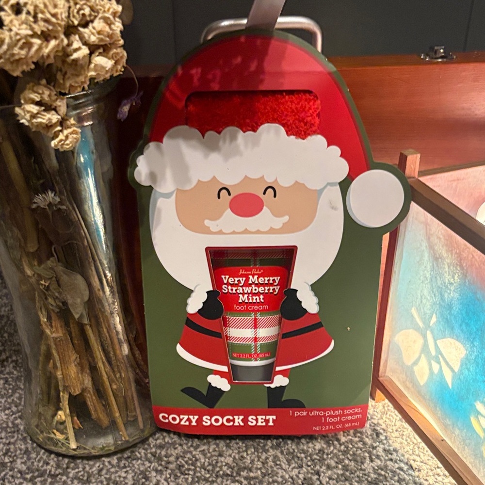FREE W BUNDLE Christmas Strawberry Mint Cozy Sock Set